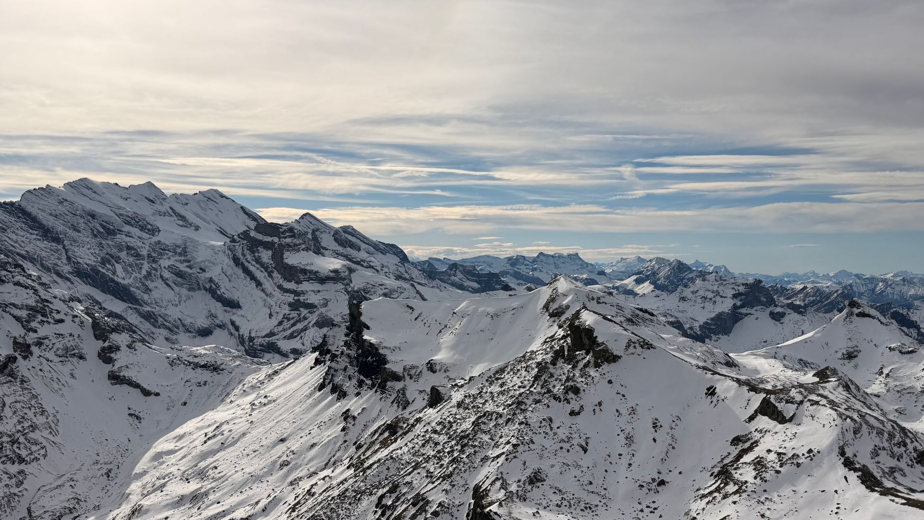 Schweizer Alpenlandschaft Premium Business